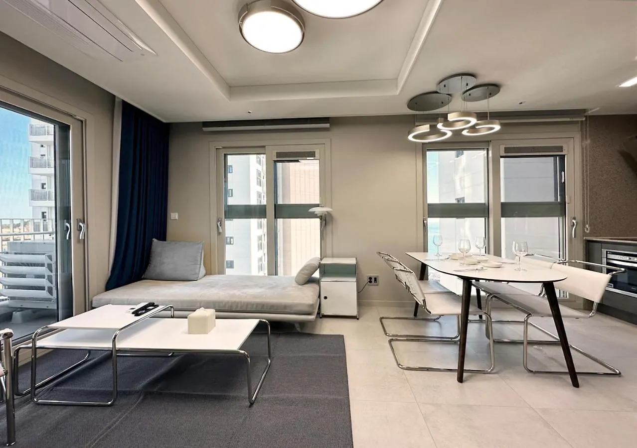 Y Collection By Uh Flat Osiria Apart otel Busan