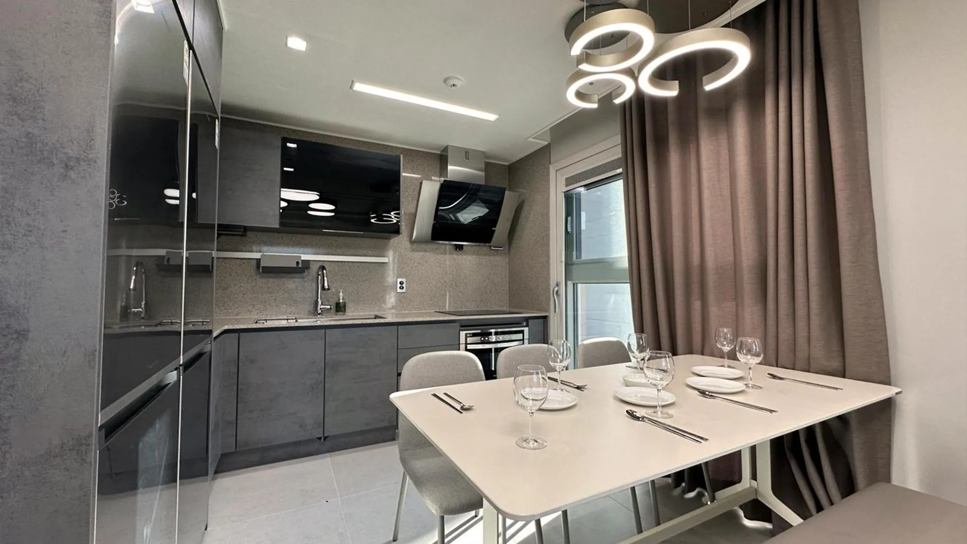 Y Collection By Uh Flat Osiria Aparthotel Busan